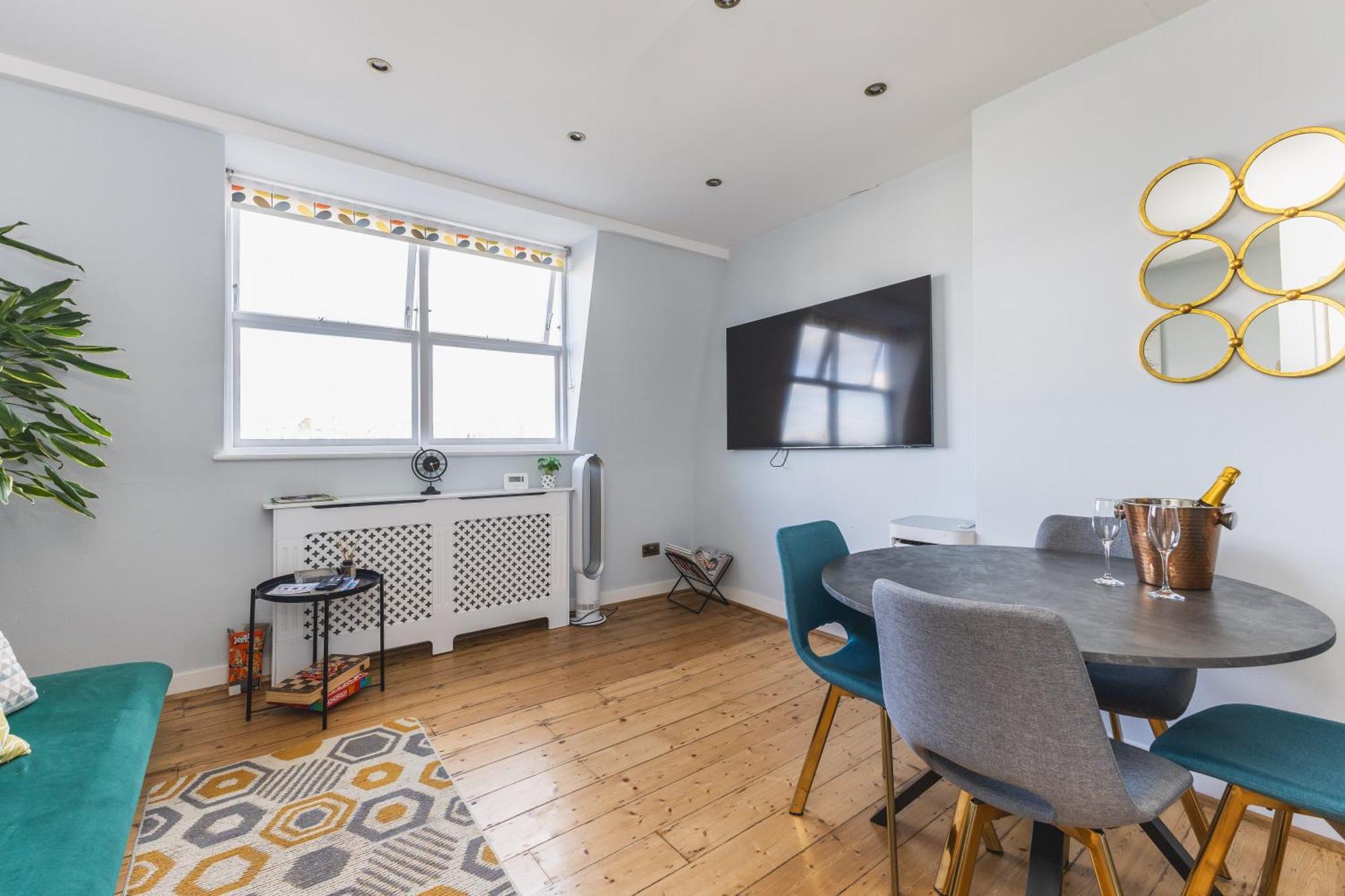 Luxurious 1-Bedroom Apartment In Kensington ลอนดอน ภายนอก รูปภาพ