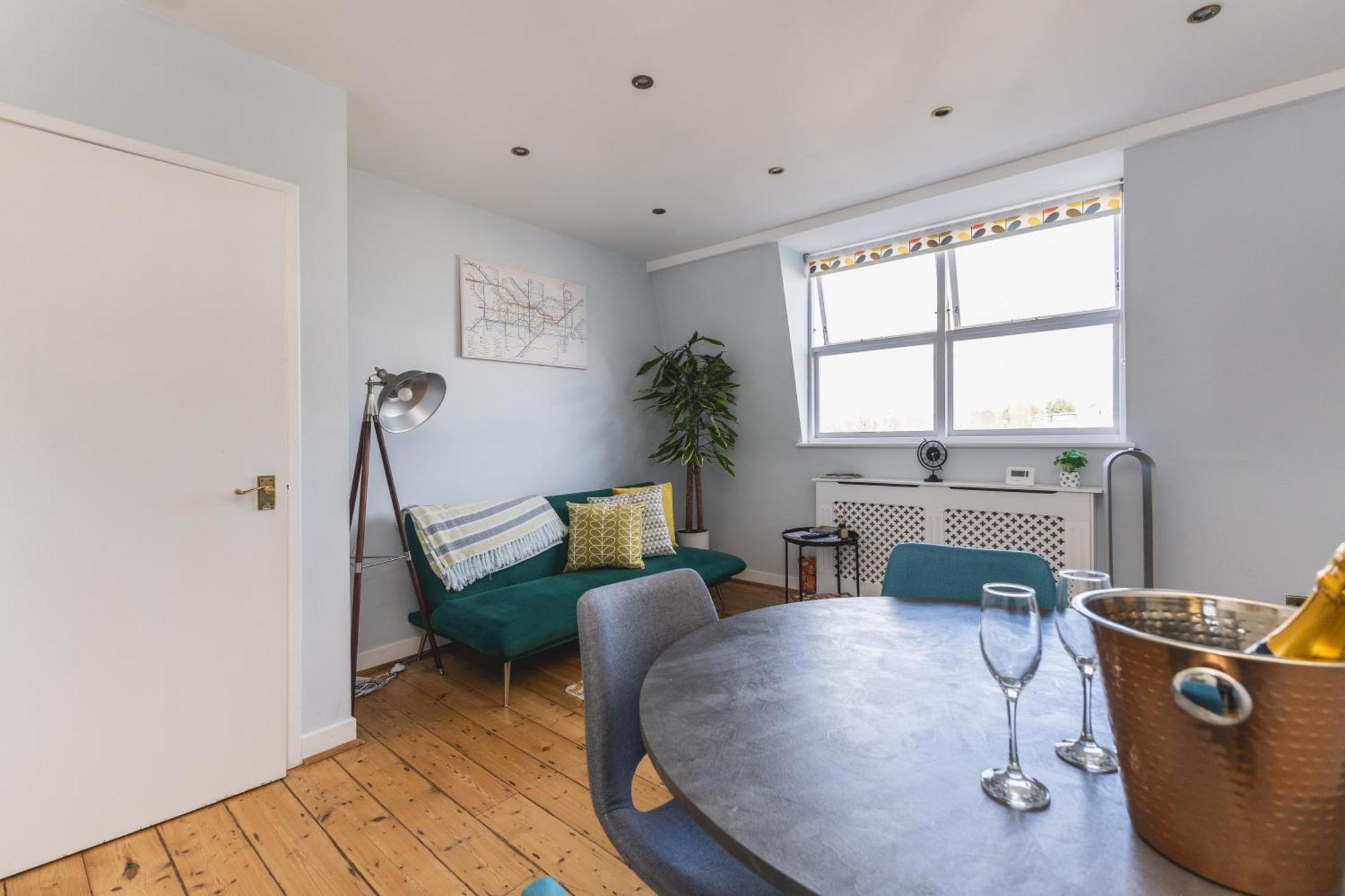 Luxurious 1-Bedroom Apartment In Kensington ลอนดอน ภายนอก รูปภาพ