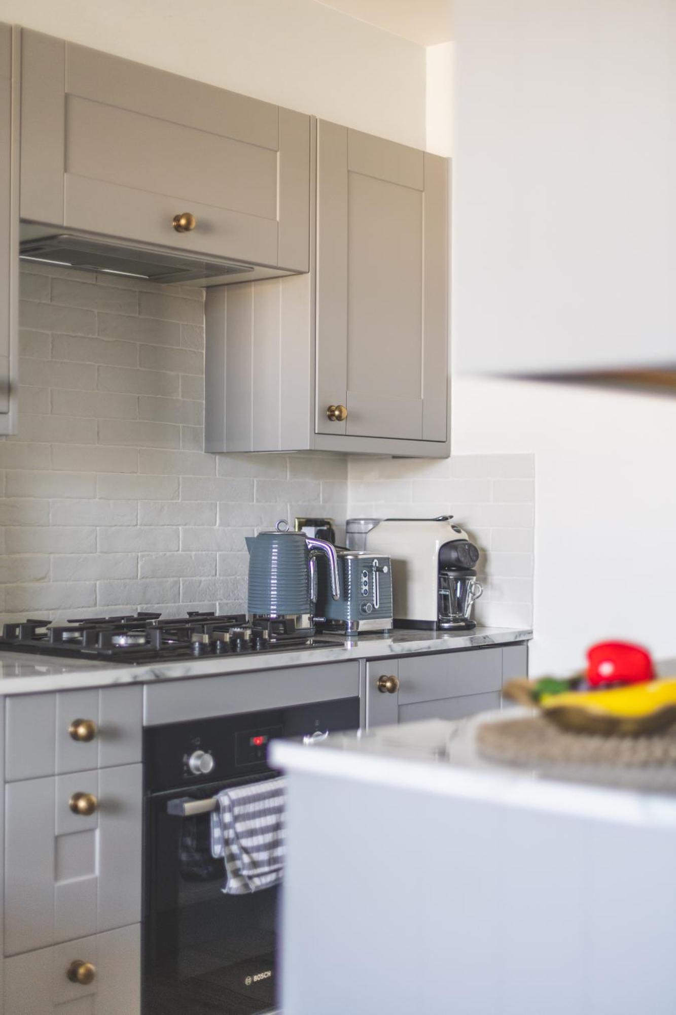 Luxurious 1-Bedroom Apartment In Kensington ลอนดอน ภายนอก รูปภาพ